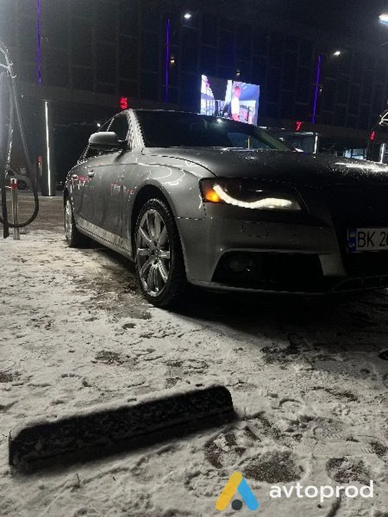 Фото 1 - Audi A4 2011