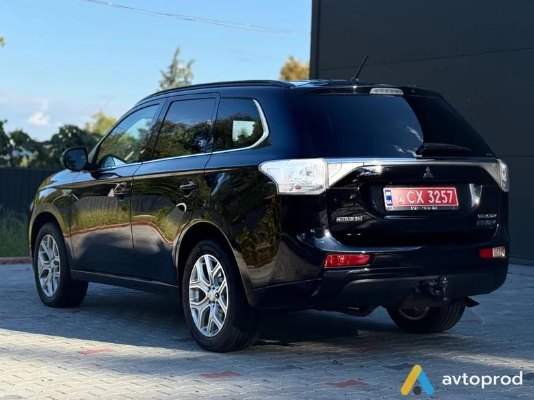Фото 3 - Mitsubishi Outlander 2013