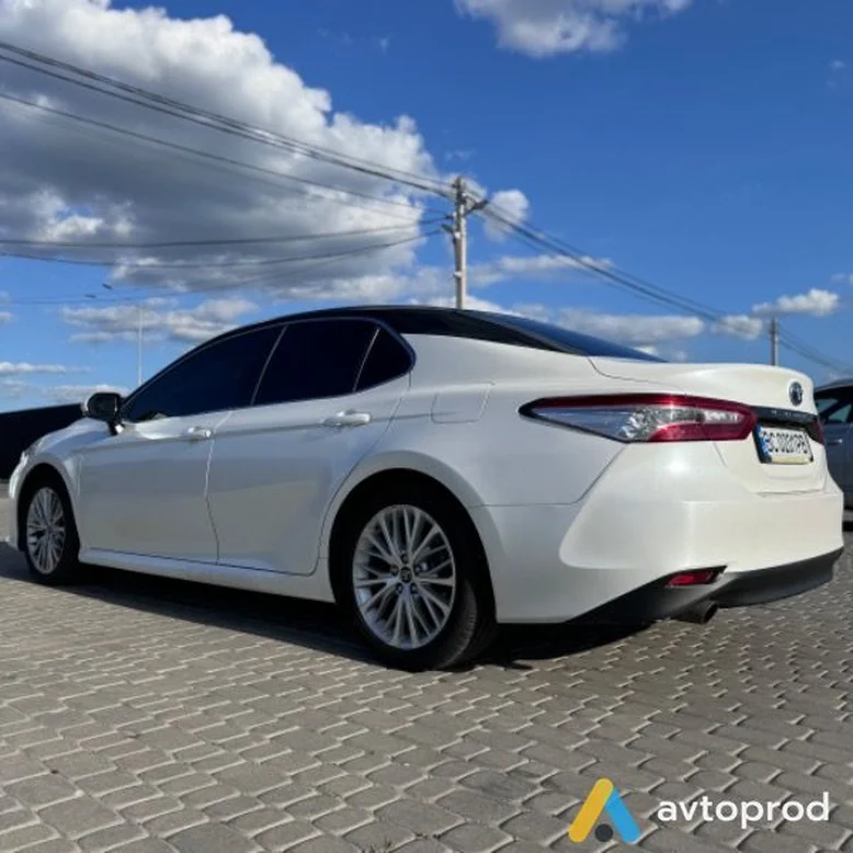 Фото 4 - Toyota Camry 2019