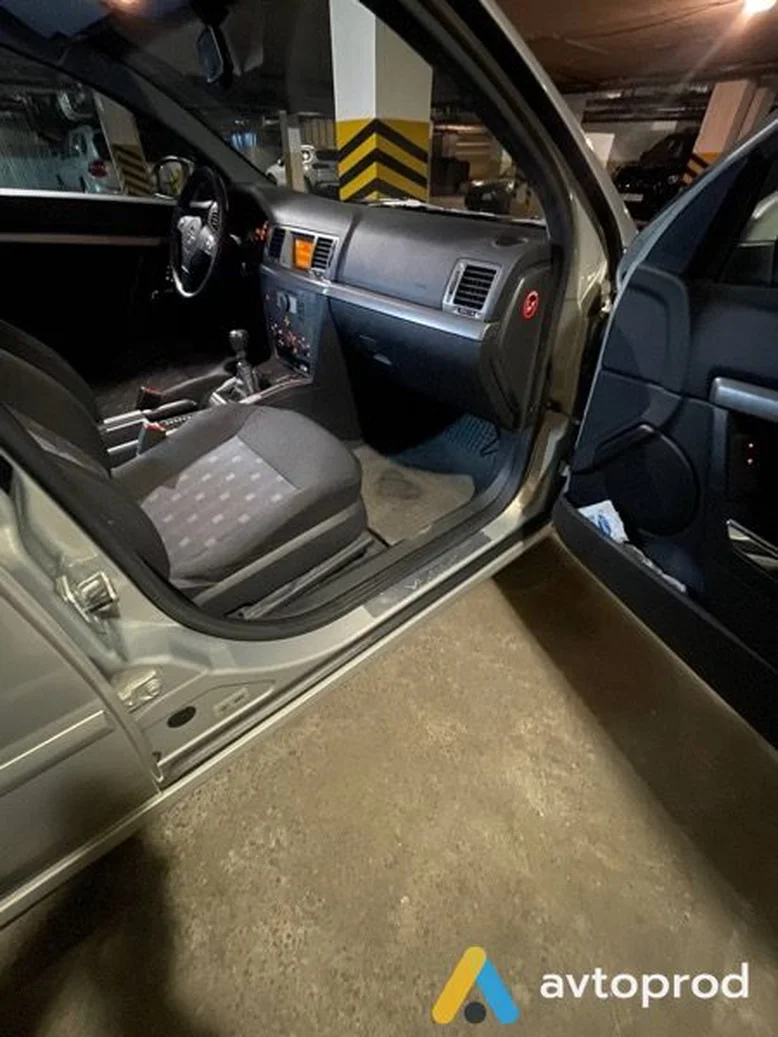 Фото 4 - Opel Vectra 2005