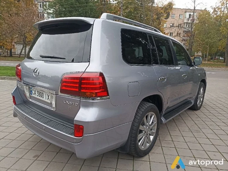 Фото 3 - Lexus LX 2010