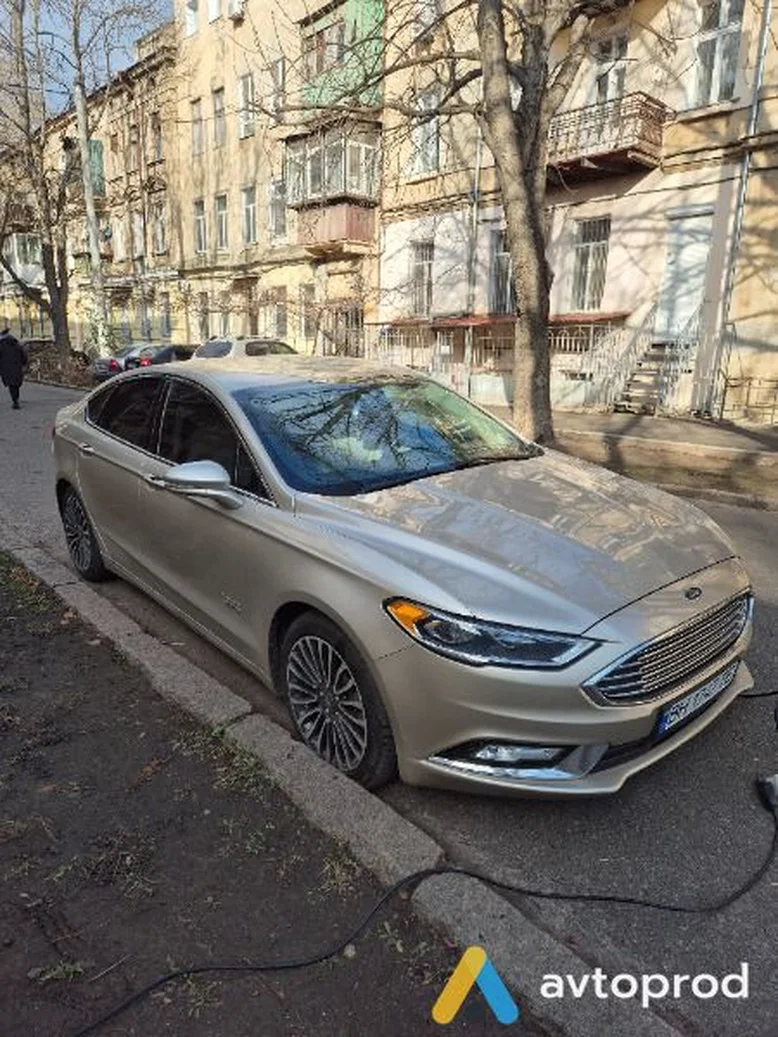 Фото 4 - Ford Fusion 2016