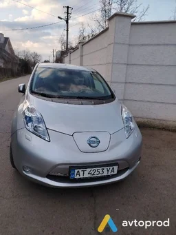 Фото 4 - Nissan Leaf 2013