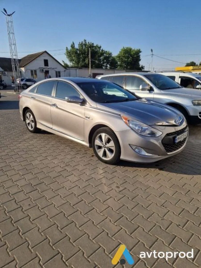 Фото 1 - Hyundai Sonata 2012