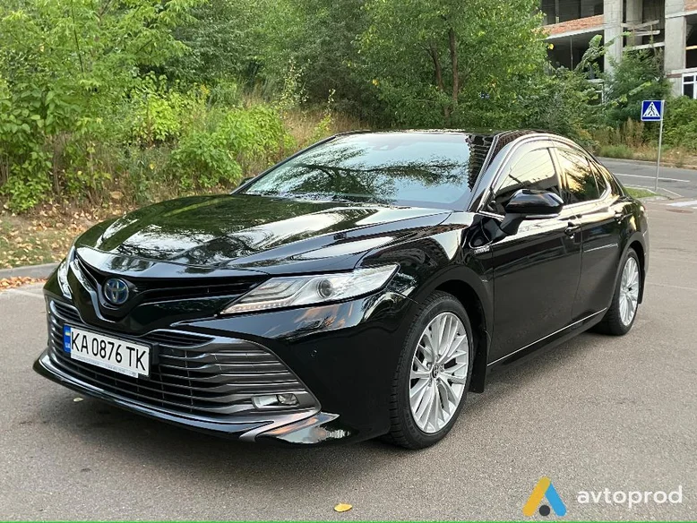 Photo 1 - Toyota Camry 2020