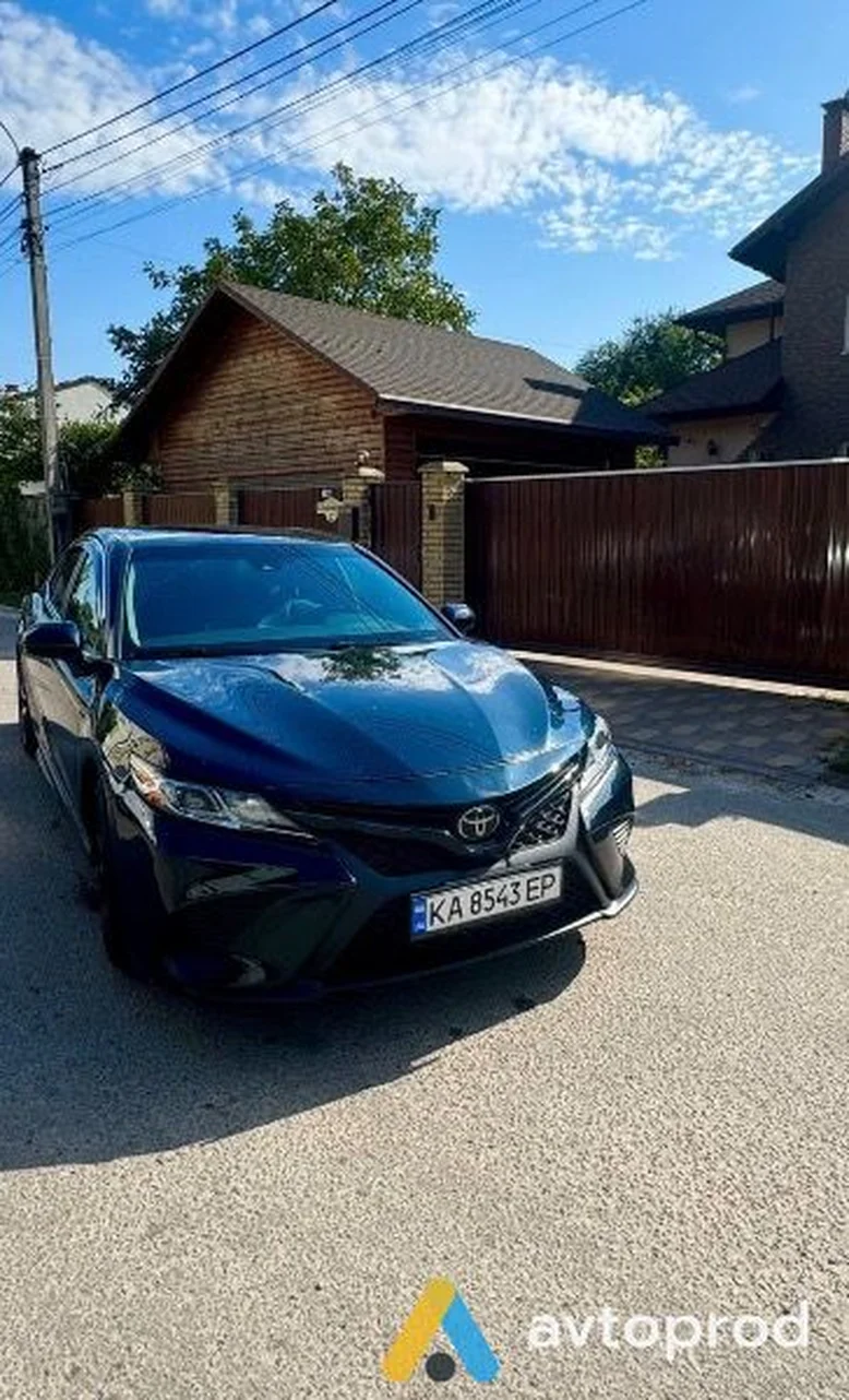 Фото 3 - Toyota Camry 2018