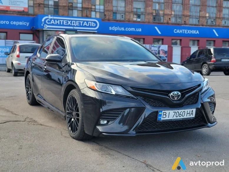 Фото 2 - Toyota Camry 2020