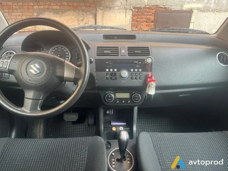 Фото 2 - Suzuki Swift 2008