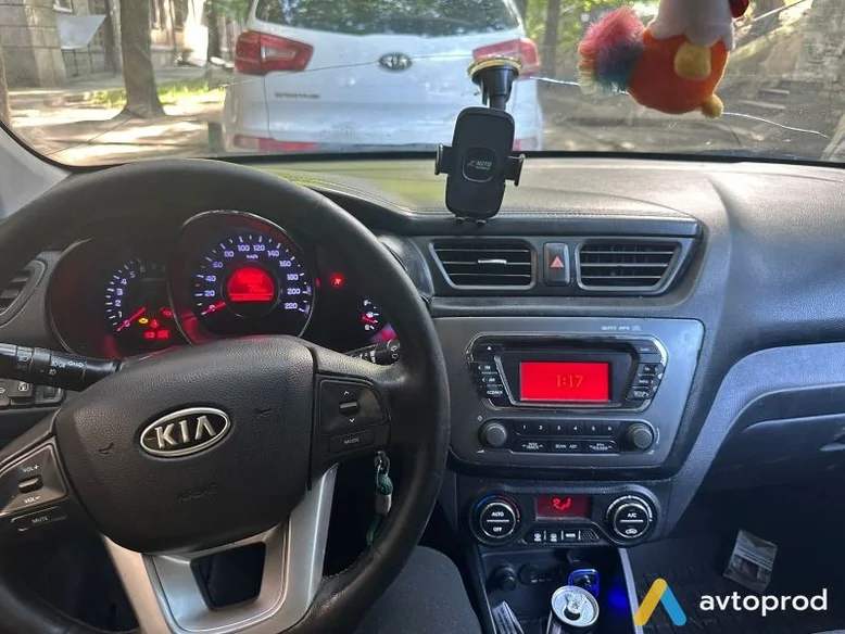 Фото 4 - Kia Rio 2012