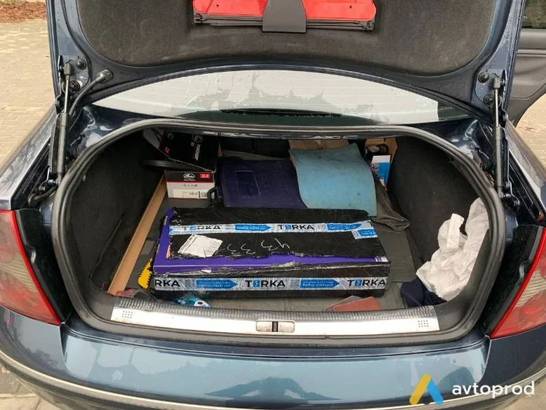 Фото 4 - Volkswagen Passat 2004