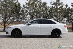 Photo 2 - Audi A4 2018