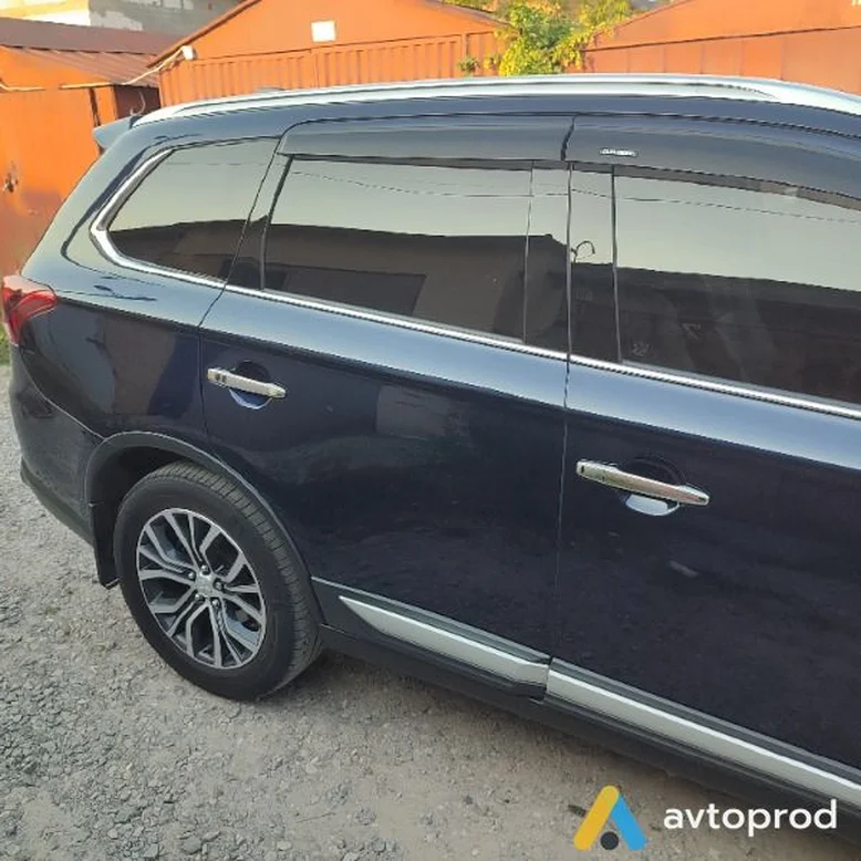 Фото 4 - Mitsubishi Outlander 2017