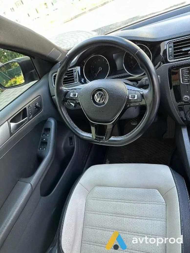 Фото 2 - Volkswagen Jetta 2016