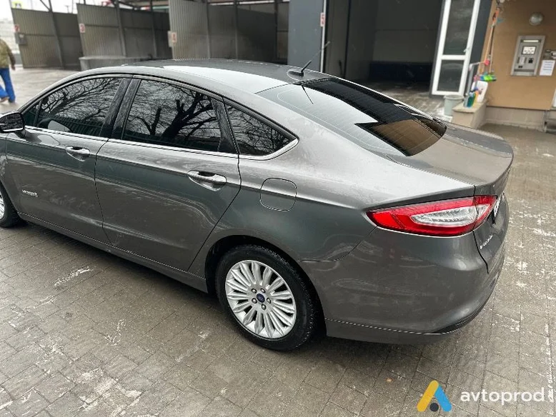 Фото 4 - Ford Fusion 2014