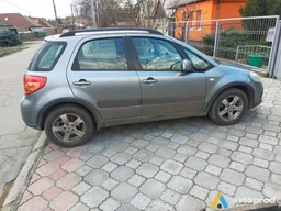 Photo 2 - Suzuki SX4 2011