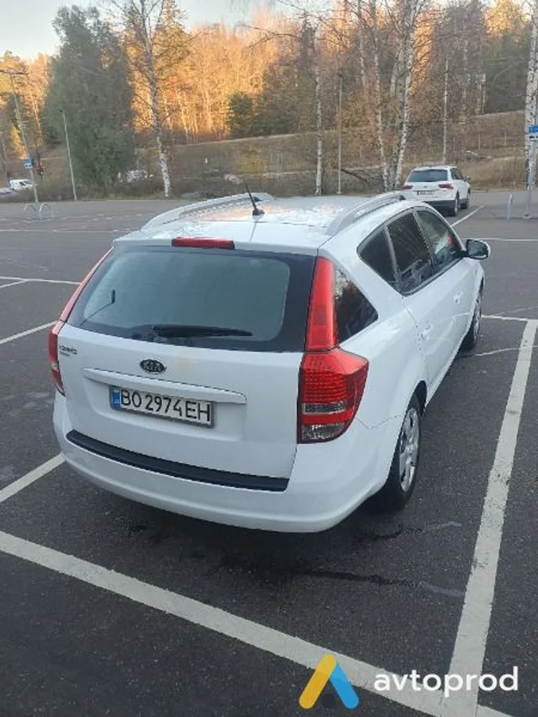 Фото 4 - Kia Cee'd 2009