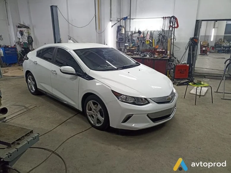 Фото 2 - Chevrolet Volt 2017