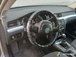 Photo 3 - Skoda Superb 2012