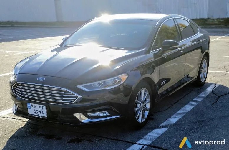 Фото 2 - Ford Fusion 2017