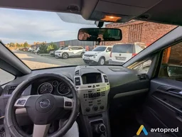 Photo 2 - Opel Zafira 2009