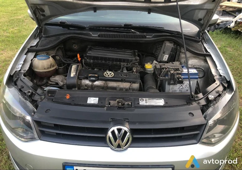 Фото 3 - Volkswagen Polo 2010