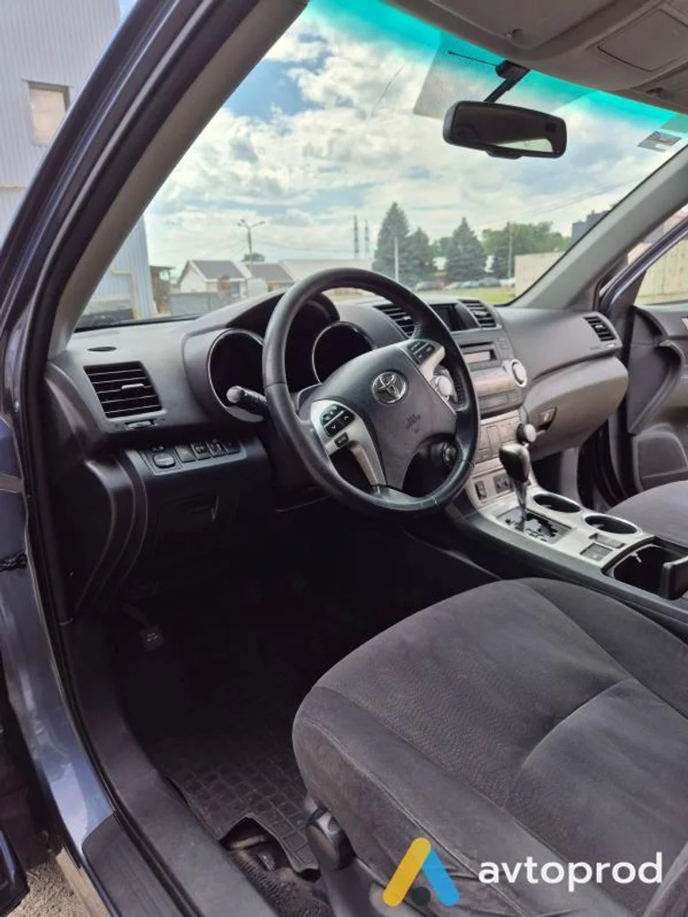Фото 4 - Toyota Highlander 2011