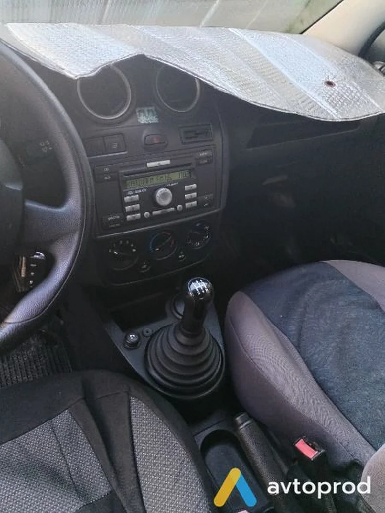 Фото 4 - Ford Fiesta 2008