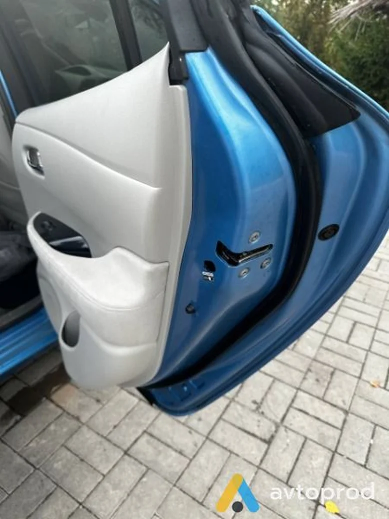 Фото 3 - Nissan Leaf 2012