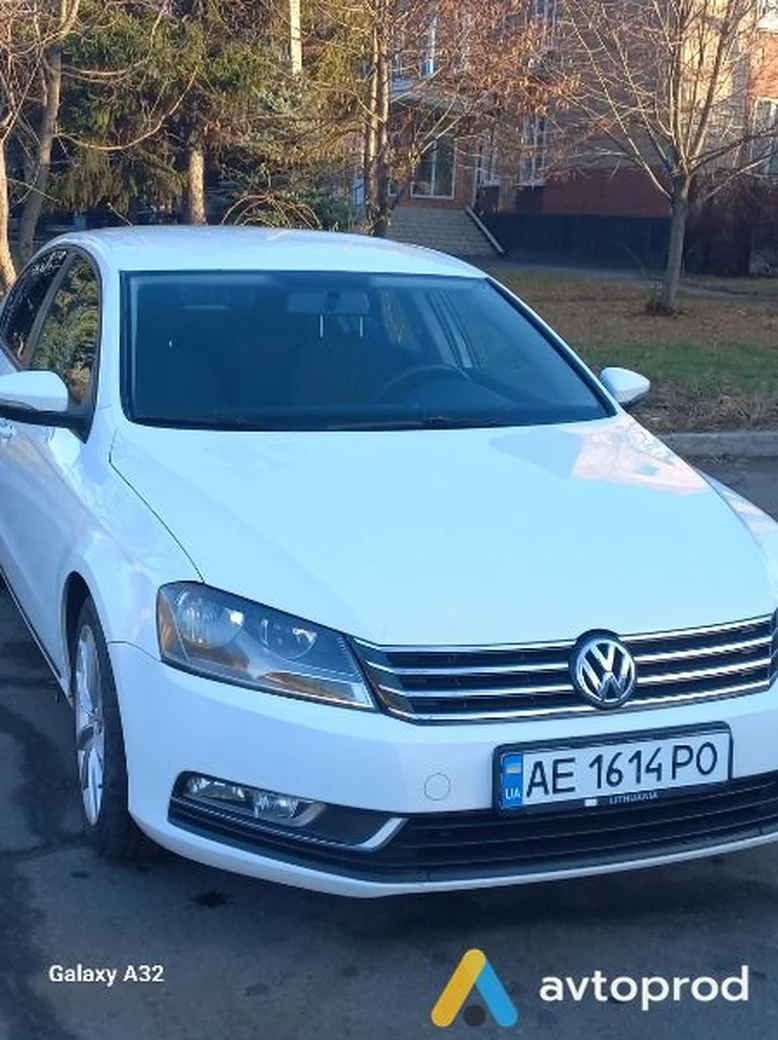 Фото 2 - Volkswagen Passat 2011