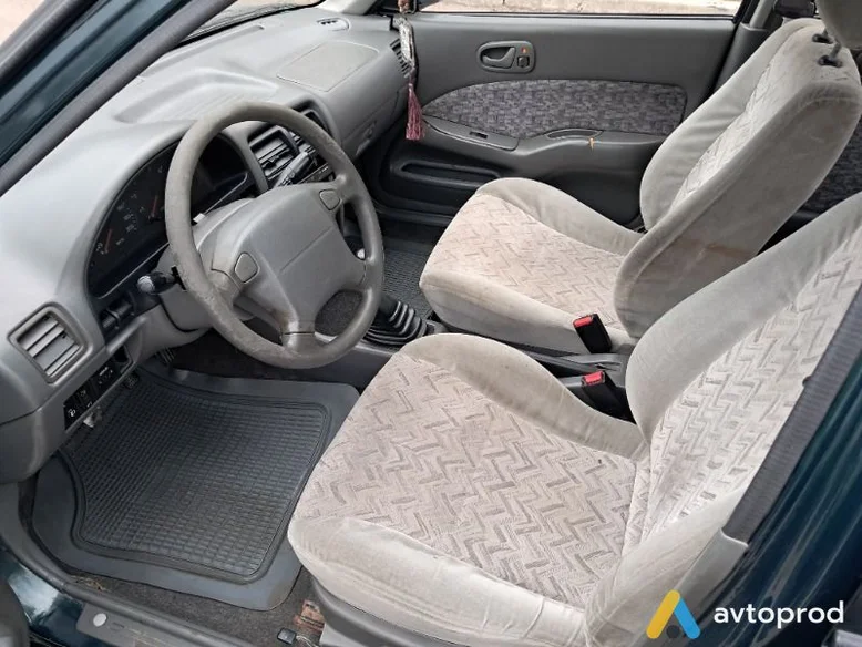 Фото 4 - Suzuki Swift 2000