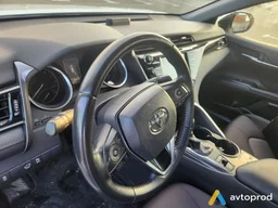 Photo 4 - Toyota Camry 2020