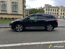 Photo 2 - Nissan Pathfinder 2013