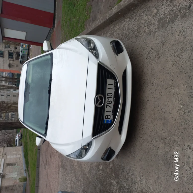 Фото 3 - Mazda 3 2014