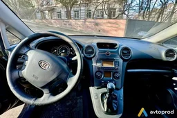 Photo 2 - Kia Carens 2011