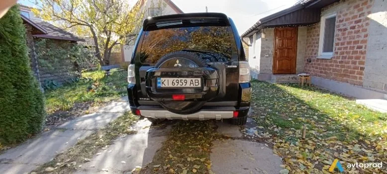 Фото 3 - Mitsubishi Pajero 2011