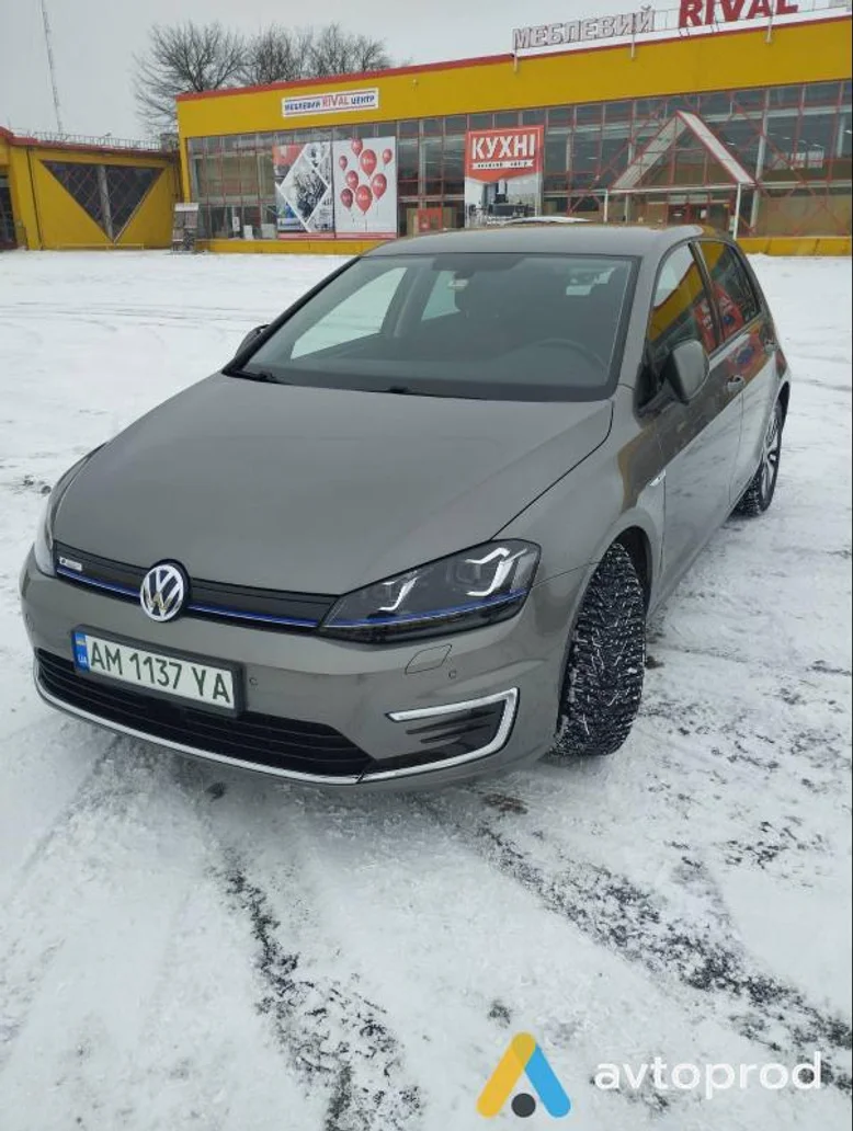 Photo 2 - Volkswagen Golf E 2016