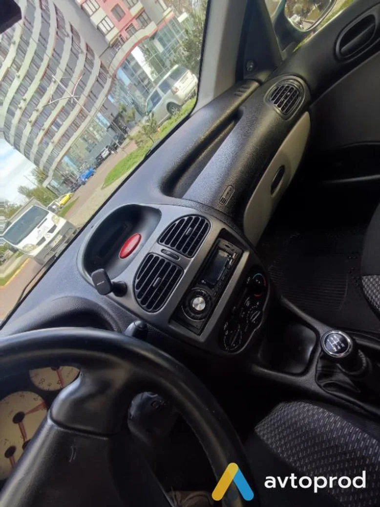 Photo 2 - Peugeot 206 2004