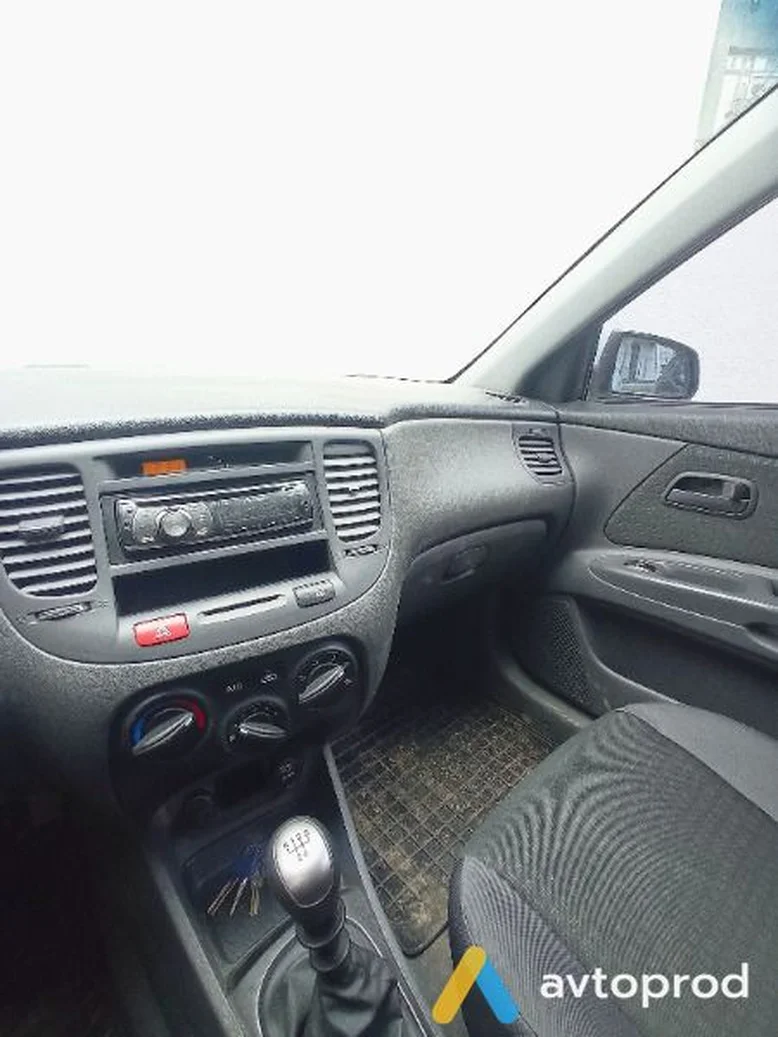 Фото 3 - Kia Rio 2008