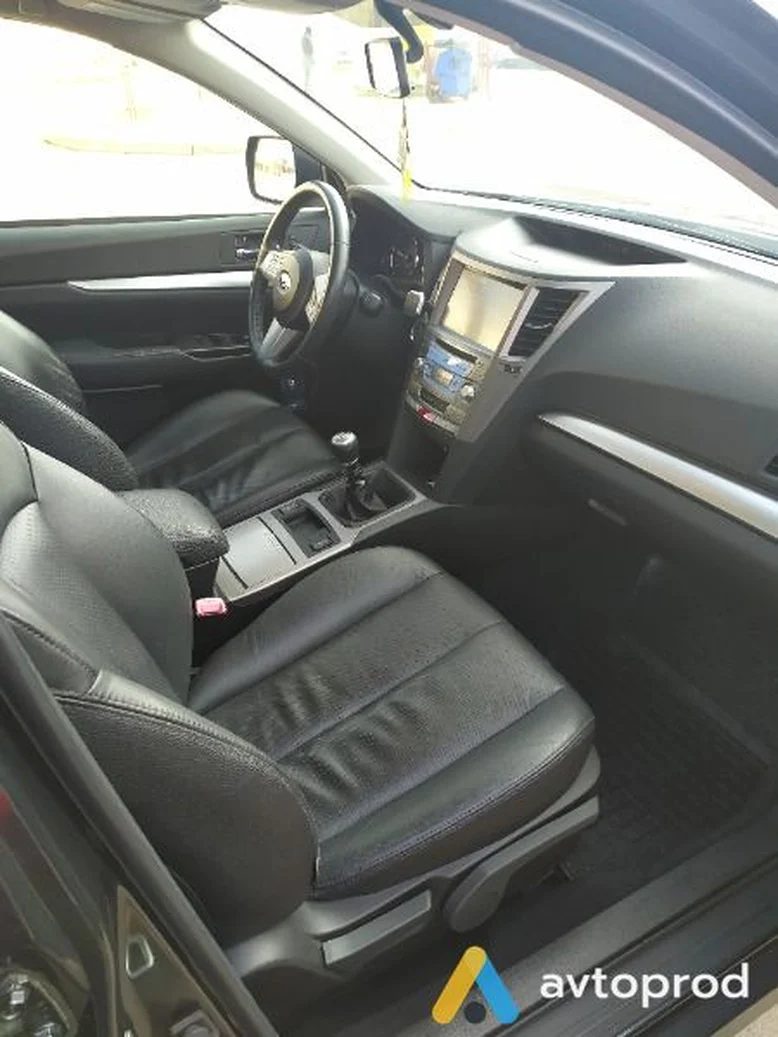 Фото 2 - Subaru Outback 2010