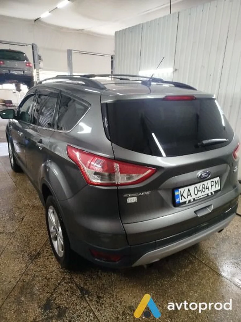Фото 4 - Ford Escape 2013