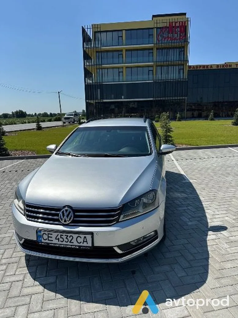 Фото 2 - Volkswagen Passat 2011
