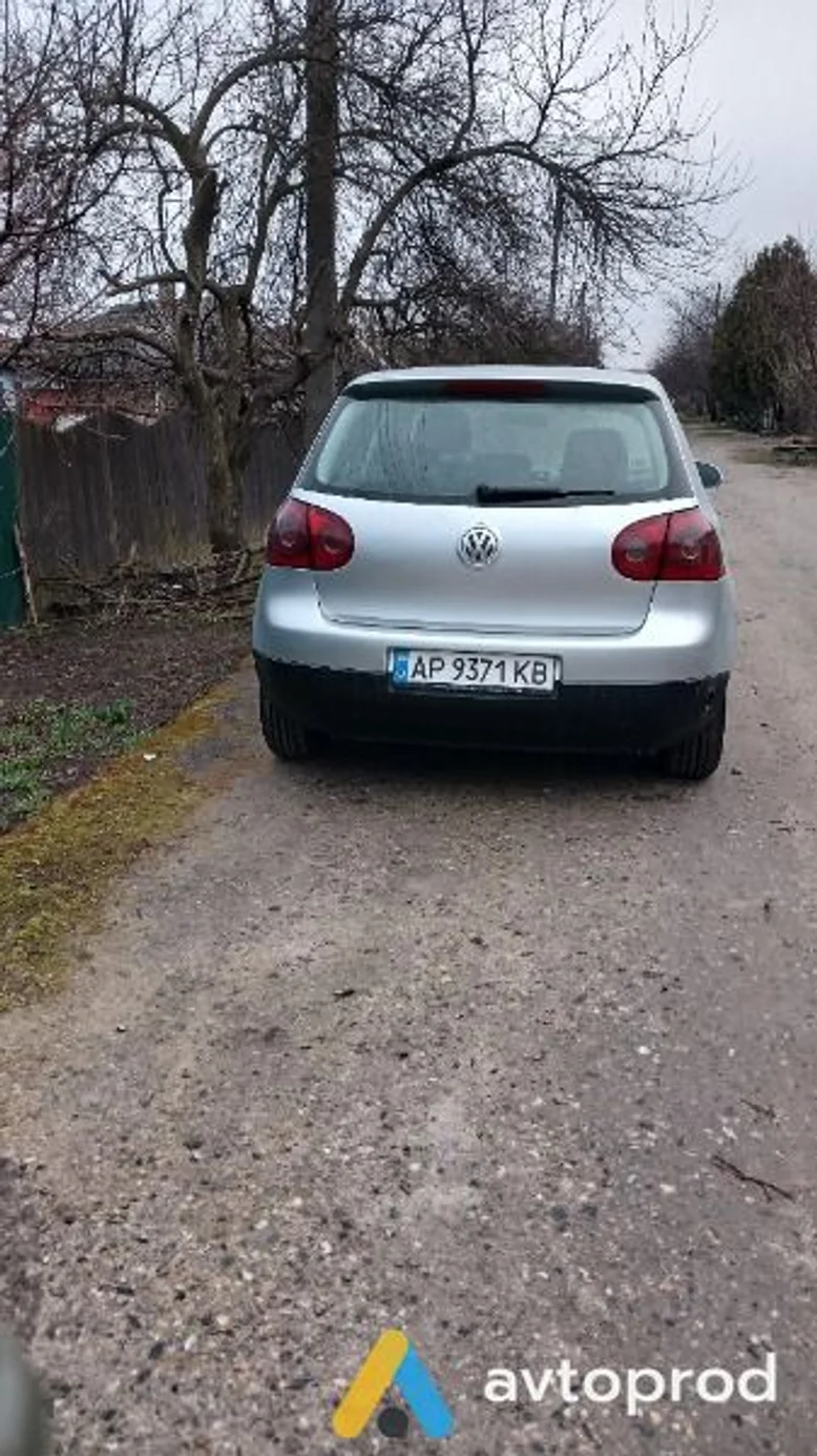 Фото 1 - Volkswagen Golf 2004