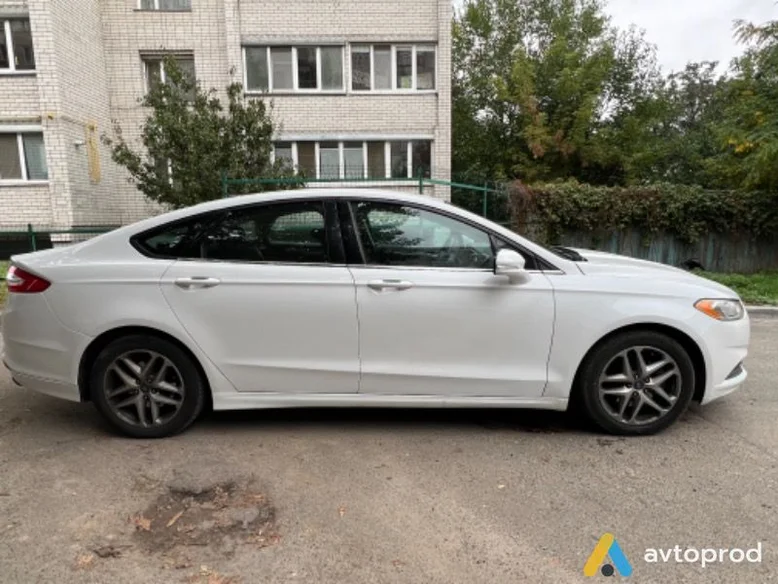 Фото 3 - Ford Fusion 2013