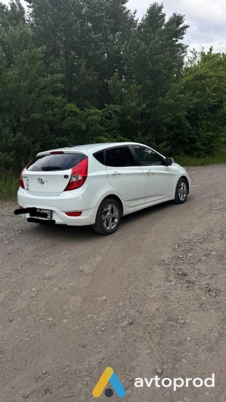 Photo 3 - Hyundai Accent 2014