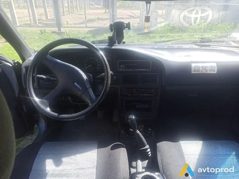 Фото 4 - Toyota Corolla 1988
