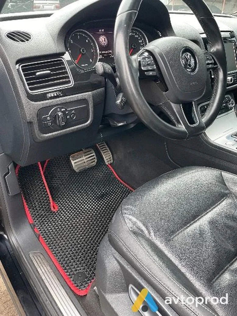 Фото 3 - Volkswagen Touareg 2012