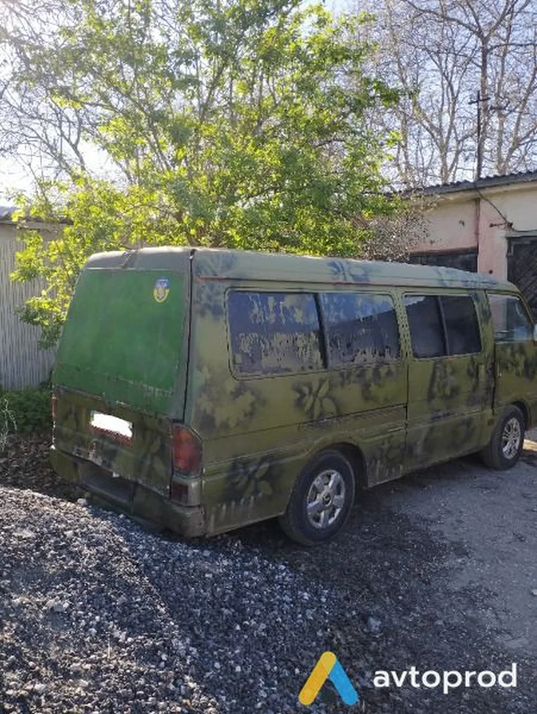 Фото 4 - Mazda 1000 1994