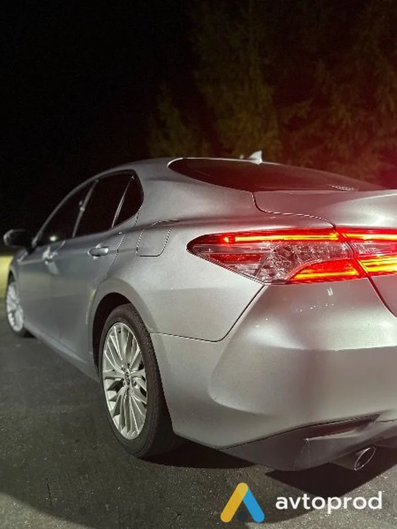 Фото 4 - Toyota Camry 2020