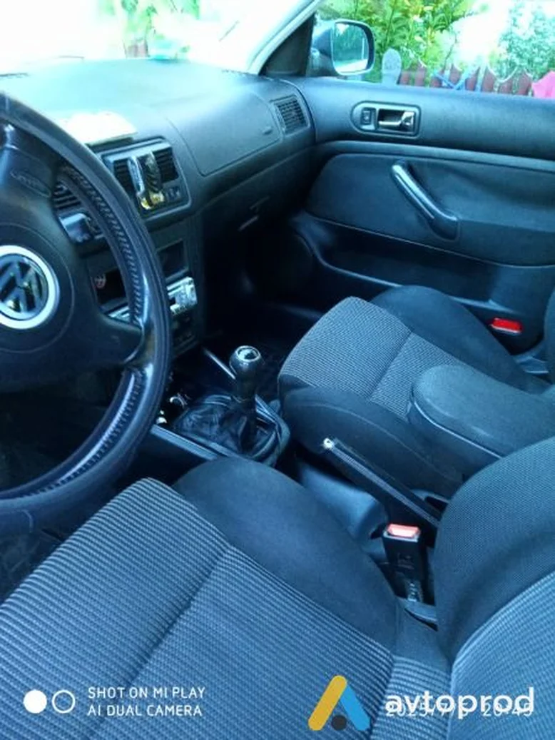 Фото 4 - Volkswagen Golf 2000