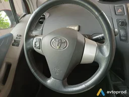 Photo 2 - Toyota Yaris 2007